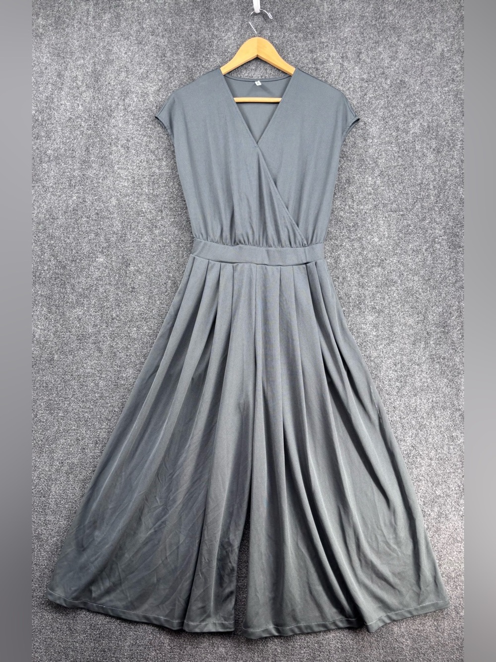 Halara Gray V Neck Crossover Wide Leg Flowy Soft Minimalist Jumpsuit Women’s S